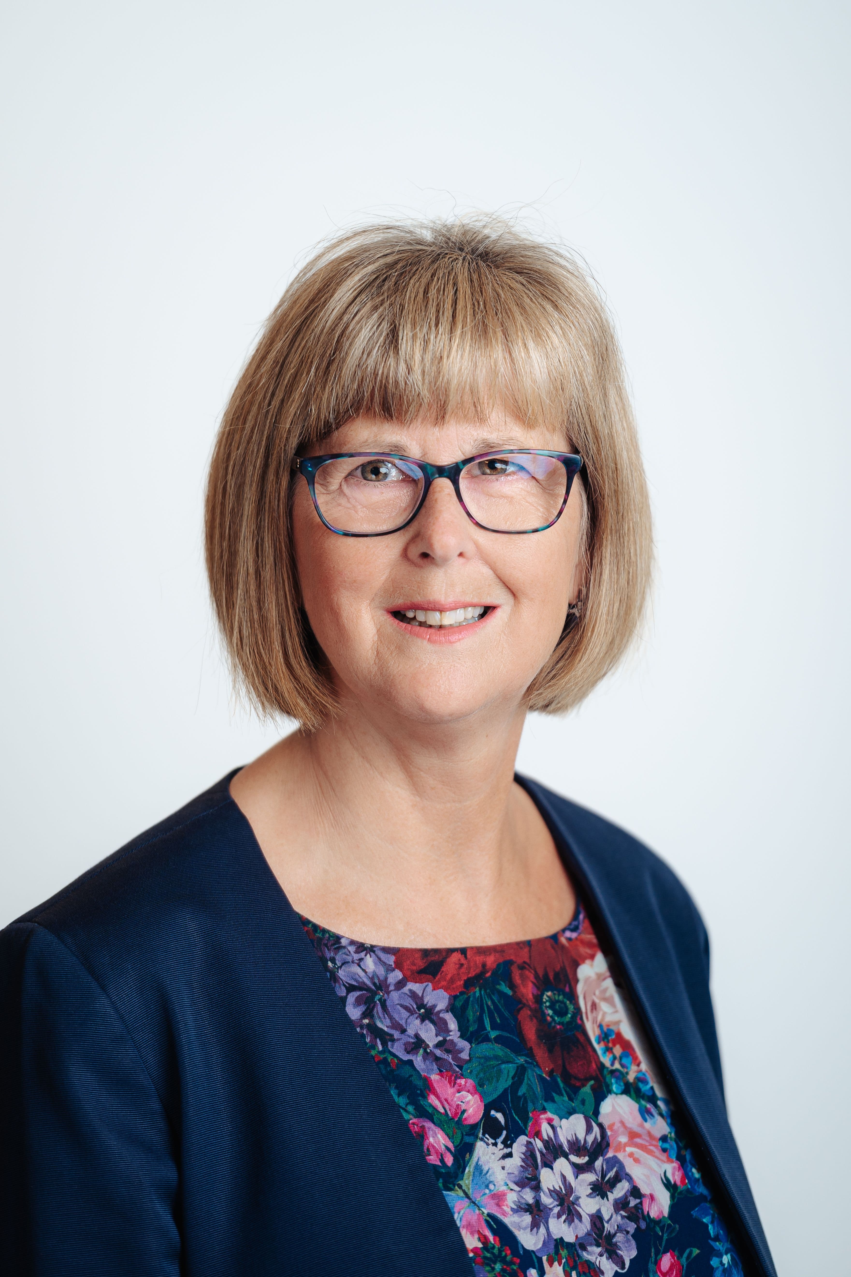 Corporate Headshot of Gill Davidson