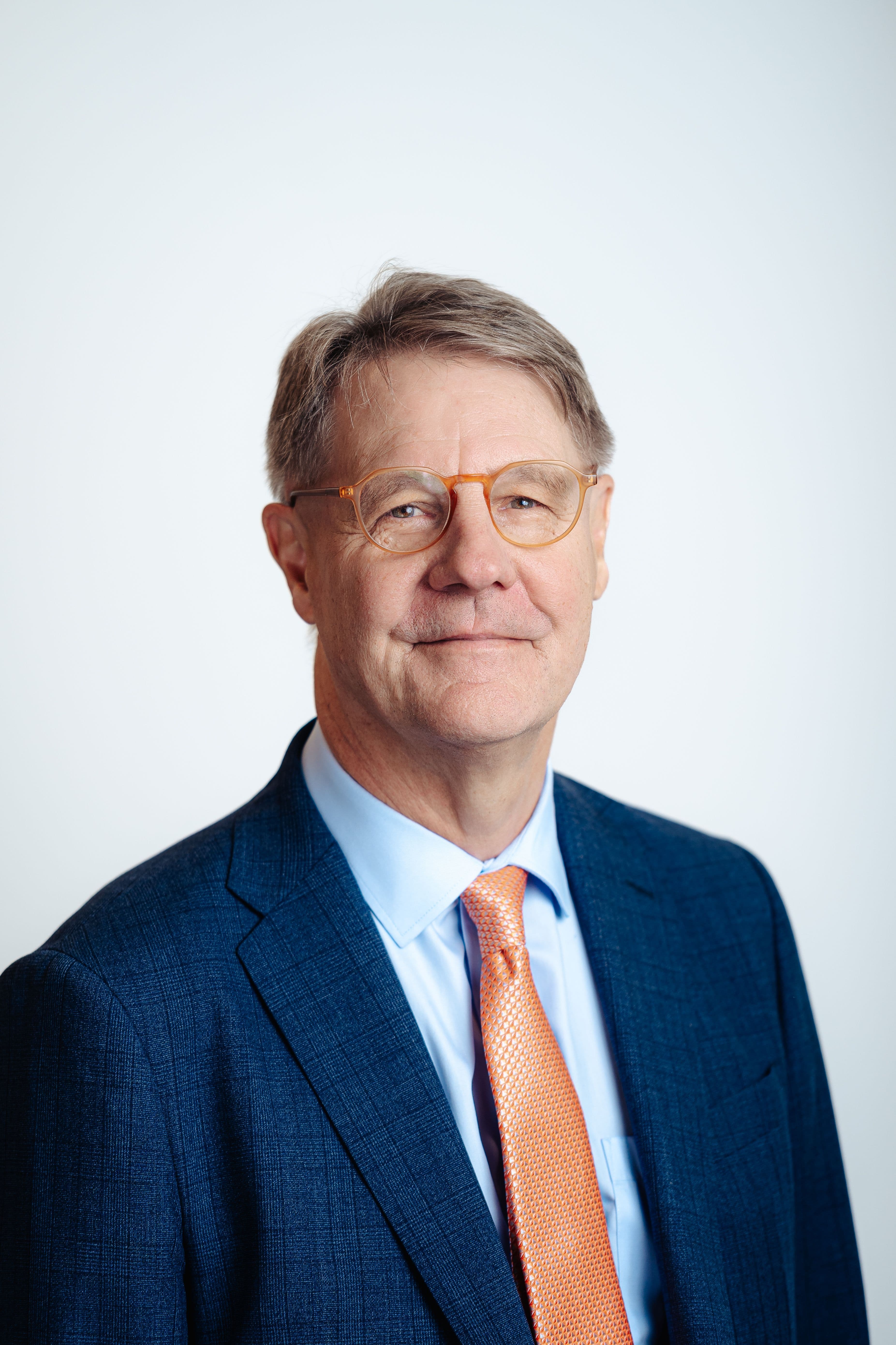 Professional Headshot of Non-Executive Director, Ian Henley